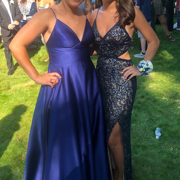 Prom dress - Picture 2 of 4